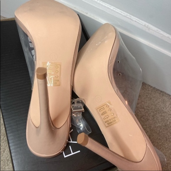 Fashon Nova She’s On Fire Clear/Nude Pointed Toe Slingback Pumps Size 11 - Picture 3 of 4